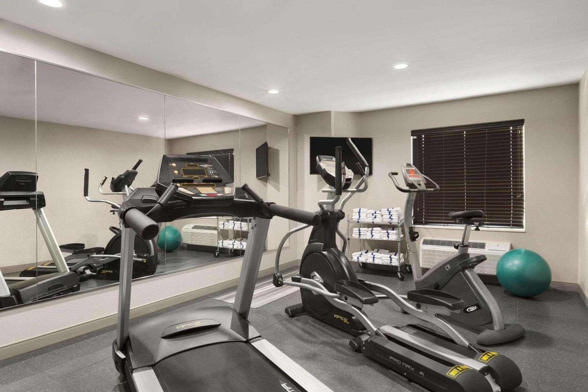 Country Inn & Suites By Radisson, Pierre, Sd Ngoại thất bức ảnh